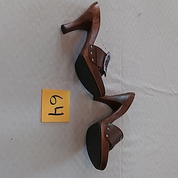 Heels - Picture 4 of 5